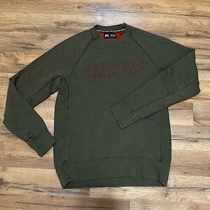 Y2K Nike SB crewneck